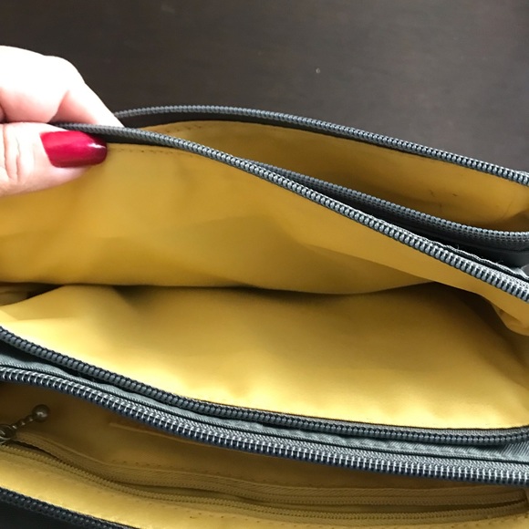 Baggallini - Picture 3 of 8